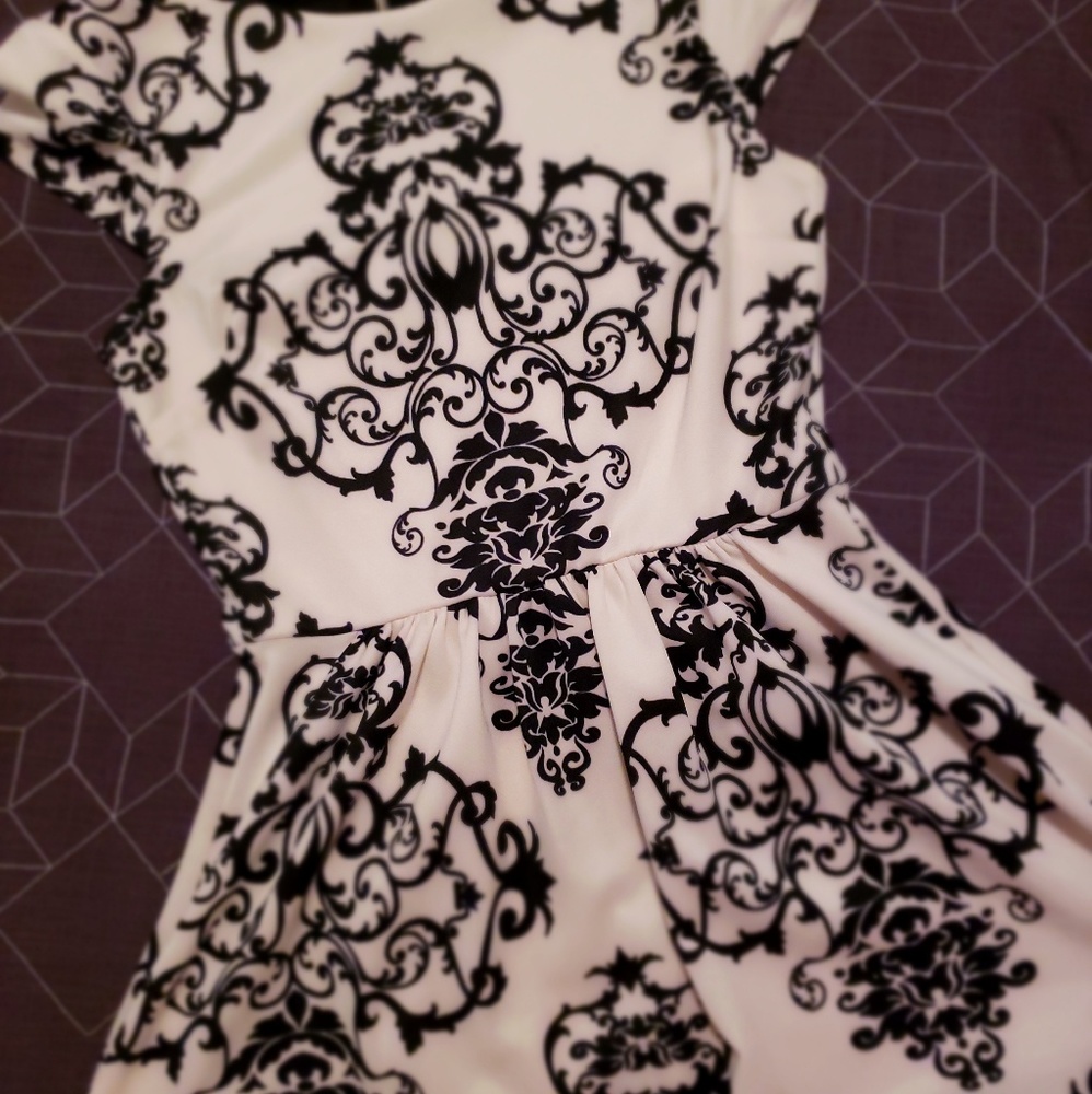 Dress - Picture 4 of 4
